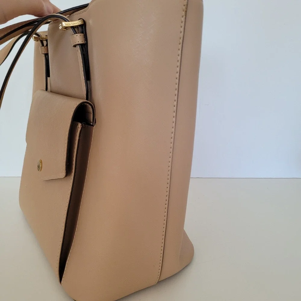 Michael Kors Jet Set Travel Saffiano Leather Tote Bag Beige Tan Gold Hardware